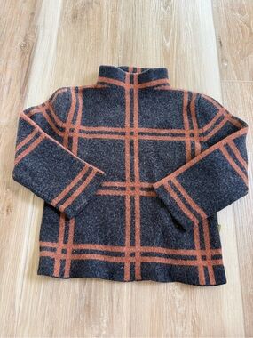 Nui Sweater